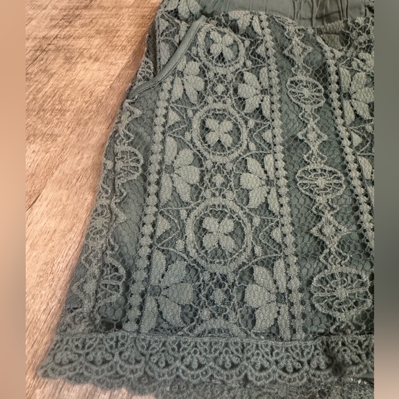 Maurice’s SMALL green lace shorts, lined - Picture 2 of 13